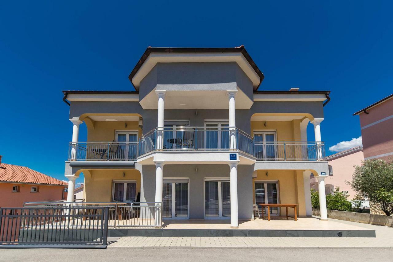 Moderne Souterrainwohnung Crikvenica Extérieur photo